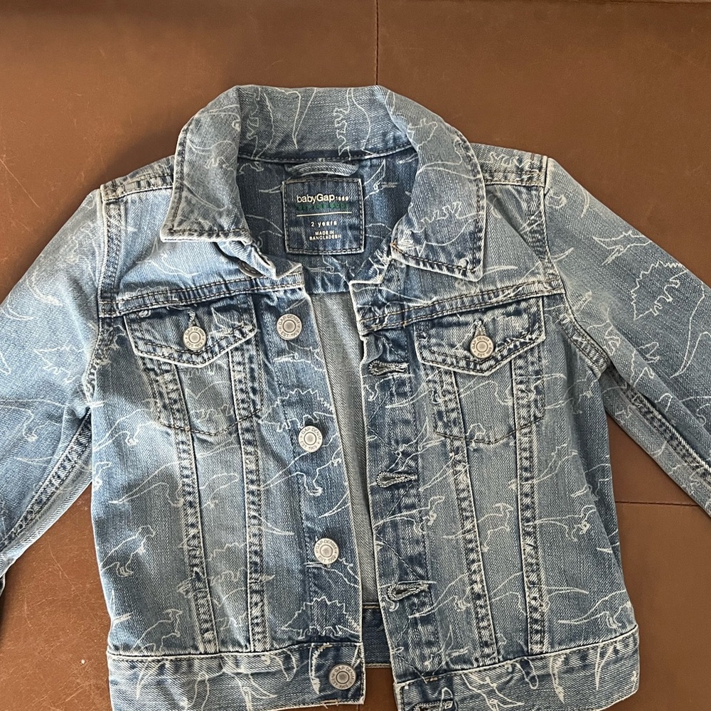 GAP dino-print denim jacket